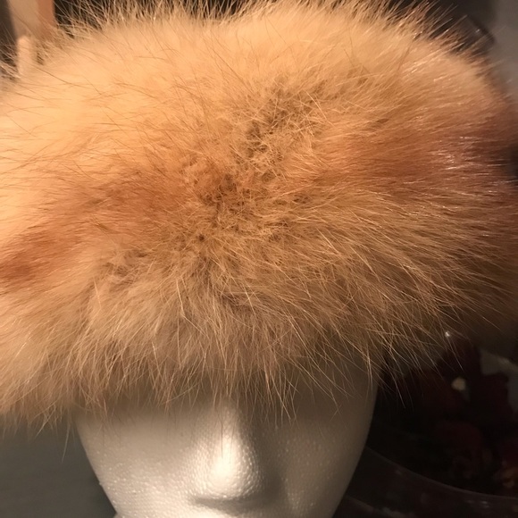 A Russian Sable Vest with matching Halo - Picture 2 of 5